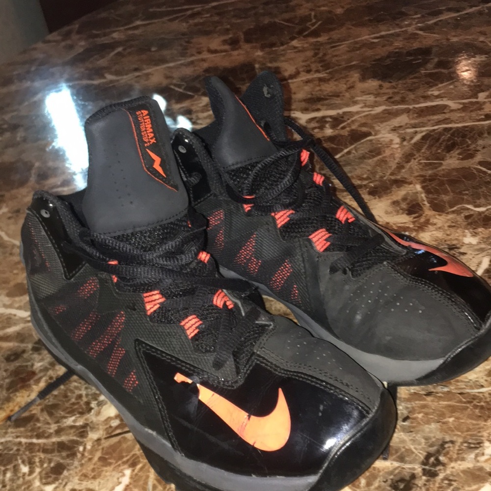 Boys AirMax basketball shoes